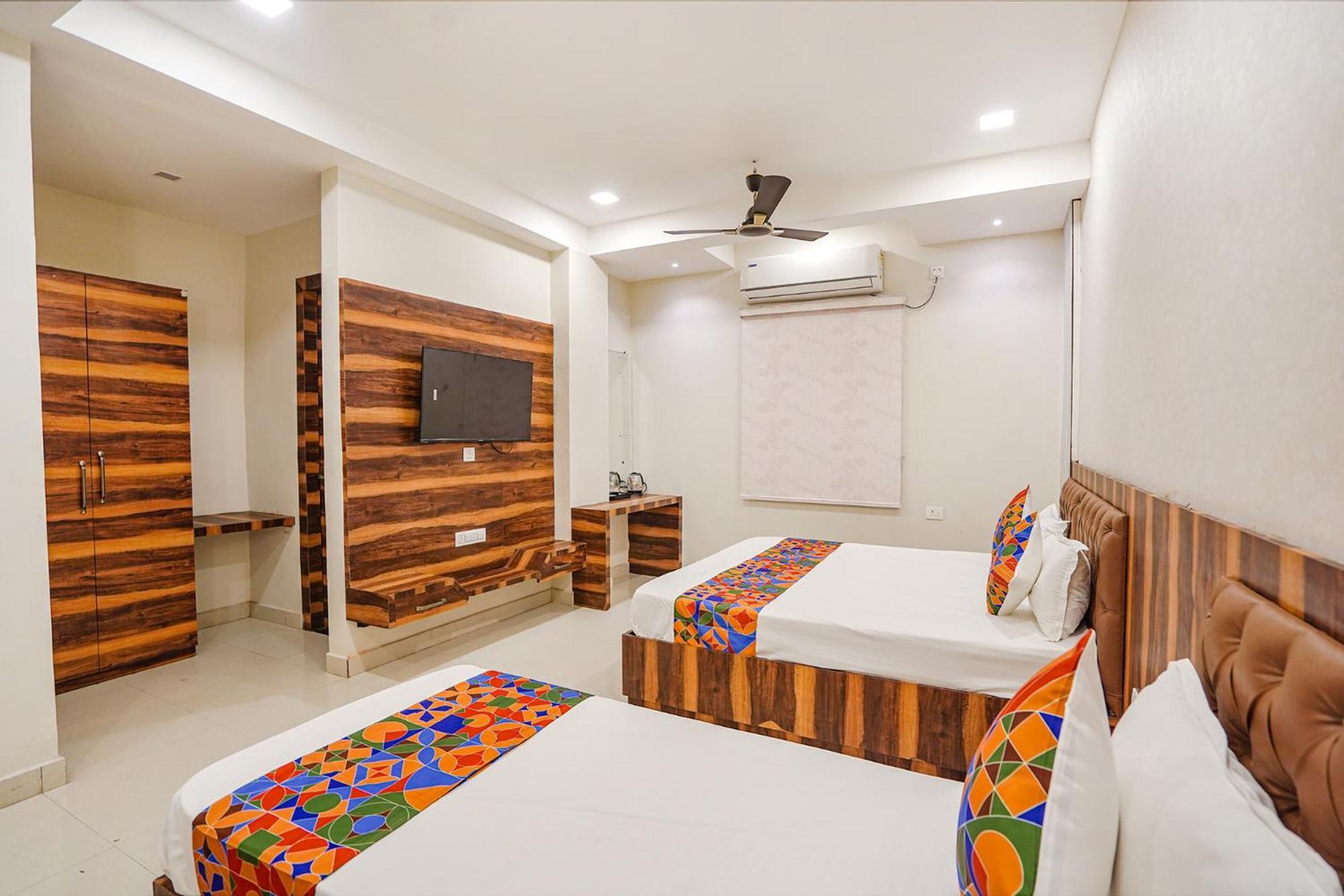 Fabhotel Ts Inn Faithfulganj Екстериор снимка